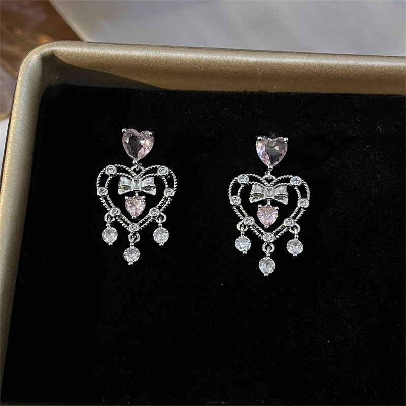 1 Paire Mignon Sucré Forme De Cœur Placage Incruster Le Cuivre Zircon Boucles D'oreilles display picture 1