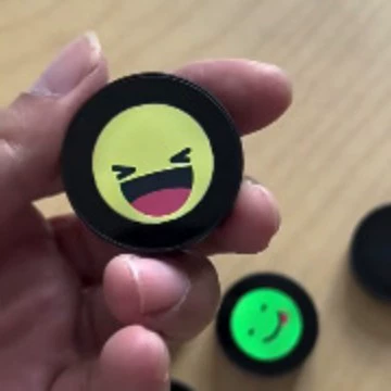 Двухмерный AI-чип для эмоционального выражения, аксессуар для одежды: толстовка с коротким рукавом, куртка, экран для отображения эмоций, чип Goodbite Expression