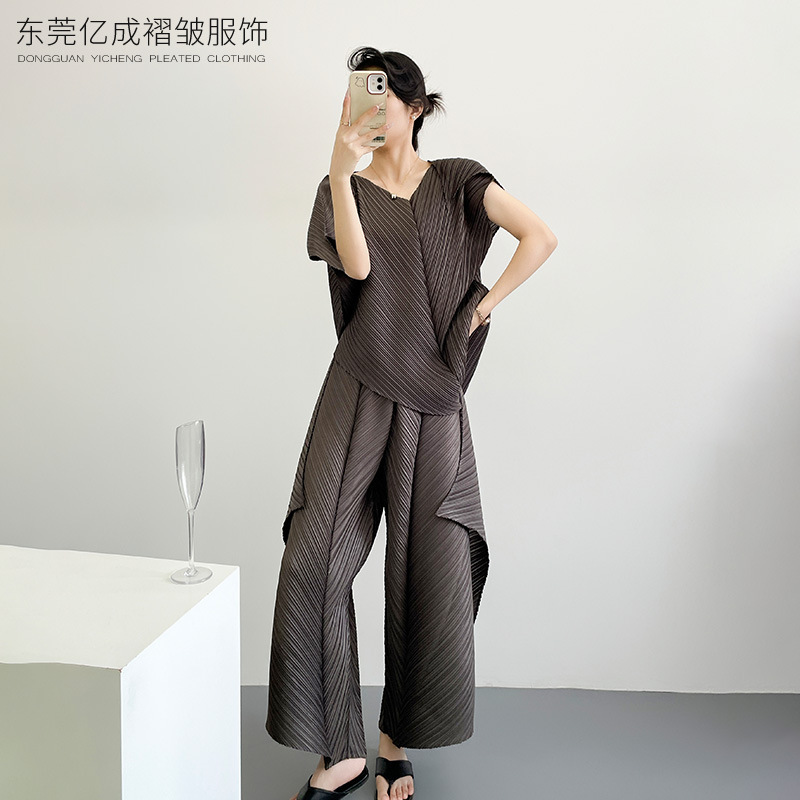 Miyake Fashion Elegant Niche Aesthetic Layered Suit Irregular Pleated Short-Sleeve Top Wide-Leg Pants Two-Piece Set