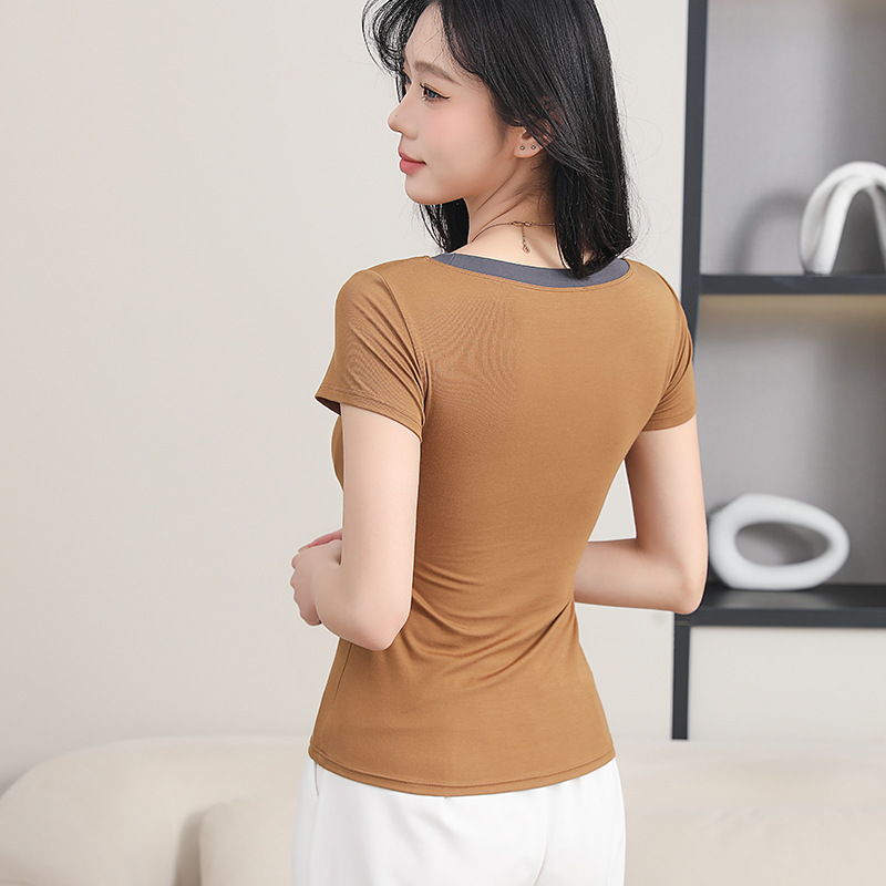 Spring summer top with cups with a round collar