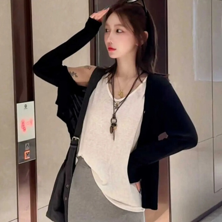 Black Jacket for Women Spring 2026 Lightweight Korean Style Lazy Chic Knitted Cardigan Simple Sun Protection Long-Sleeved Top
