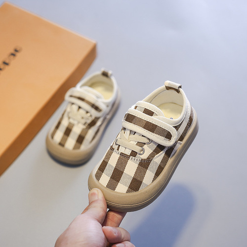Fall new arrival baby canvas shoes for infants and toddlers—cartoon little bear first-walker shoes with soft, non-slip soles and convenient velcro straps.