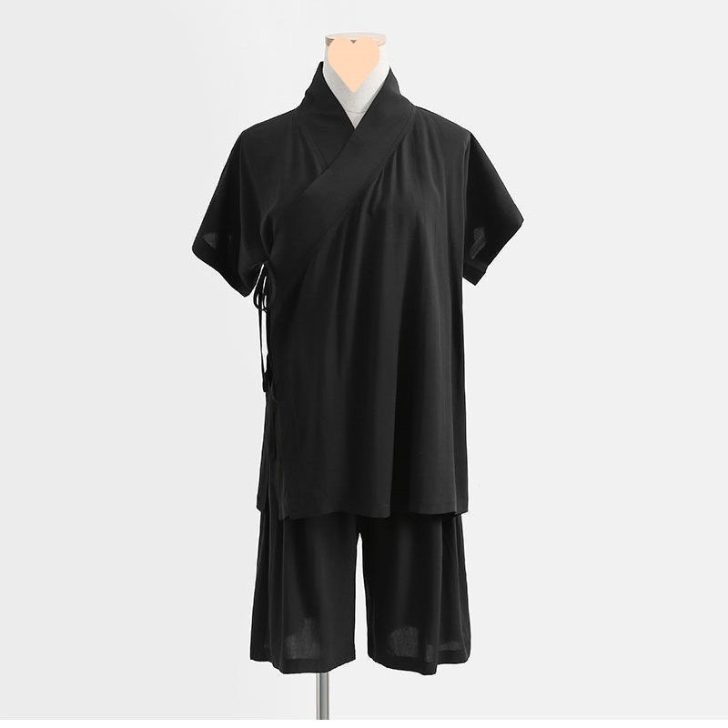 古代の漢服の交領明制の漢服の中の服の中のズボンは腰の馬のスカートをそろえて底の中の服を打って内張りします。|undefined