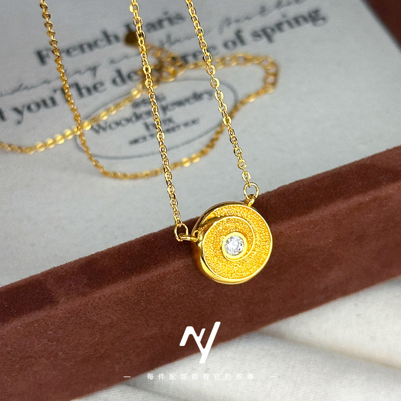 Light Luxury Retro Style Inlaid Zircon Flower Bud Blooming Sand Gold Necklace Fashion Niche Design High-End Clavicle Chain for Women