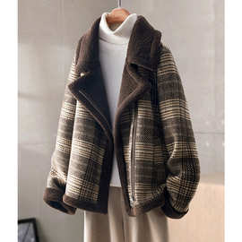 羊羔毛绒外套女2025冬季新款格子毛呢大衣宽松加绒加厚短款棉衣服