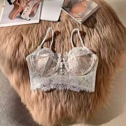 French Lace Sexy Lingerie Set for Women with Large Busts, Featuring a Slimming Inner Bra with a Beautiful Back Design and a Thin Vest for Small Busts