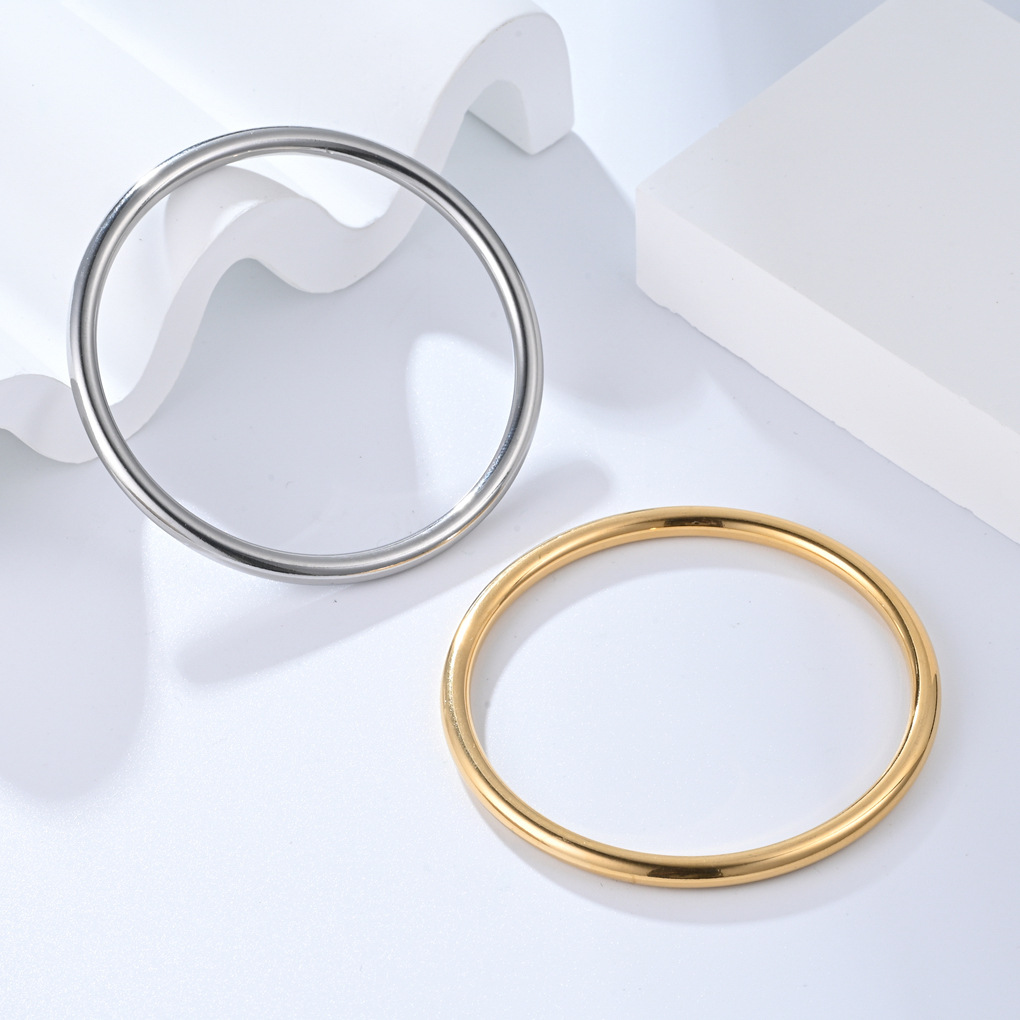 El nicho de lujo ligero no se desvanece, la pulsera de anillo de oro de arena, la tendencia, la pulsera de acero de titanio de todo fósforo, la pulsera de acero de titanio de estilo retro europeo y americano