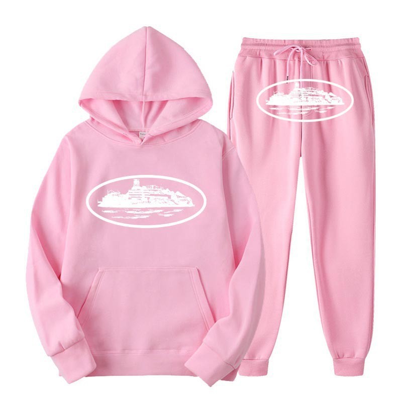 2024 exportación transfronteriza suministro especial venta caliente de moda casual hombre y mujer con sombrero y camiseta de terciopelo conjunto deportivo