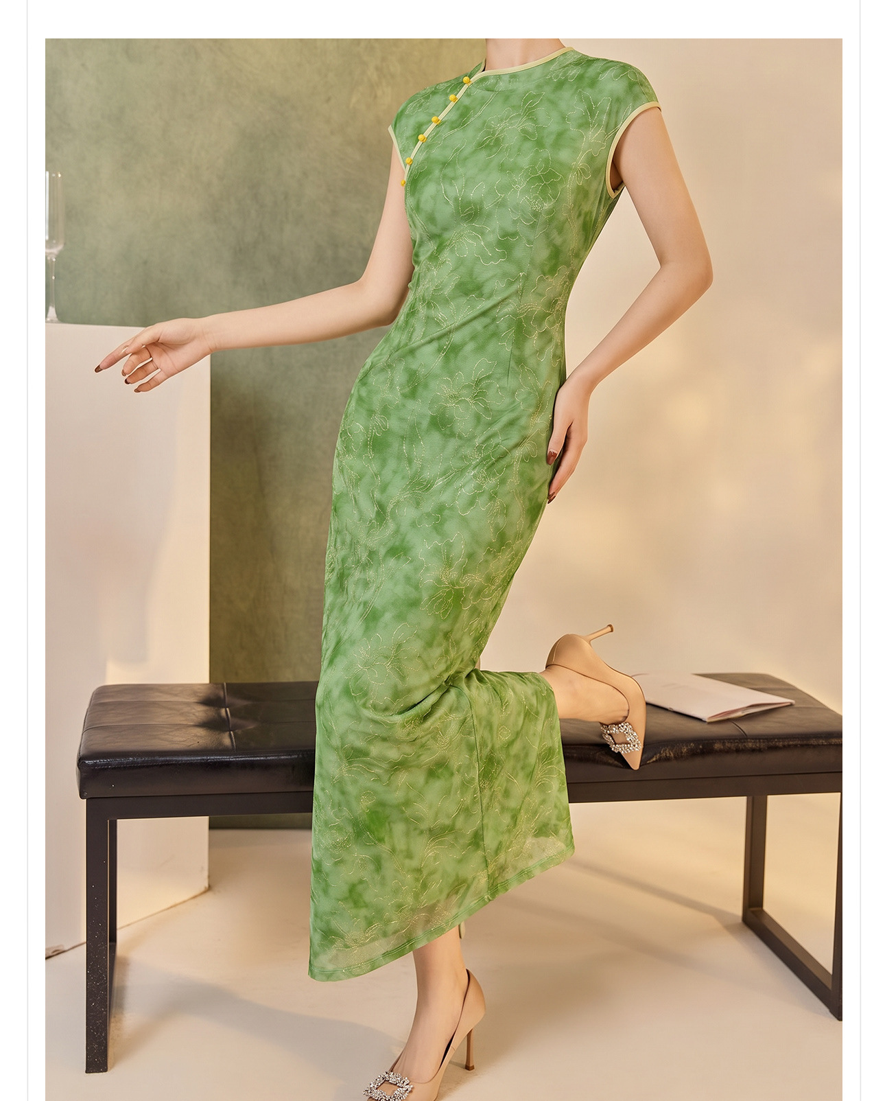 Đầm maxi cổ đứng sườn xám cách tân — Xanh lá cây nhạtcolor chi tiết 4
