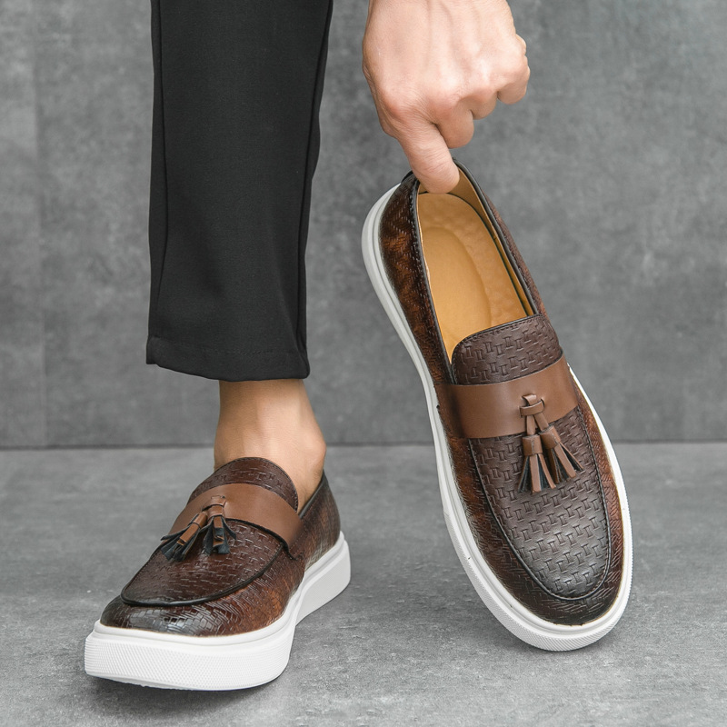 Transfronterizo nuevo más tamaño borla zapatillas hombres de moda europea y americana pasarela slip-on zapatos de cuero de los hombres de negocios personalizados zapatillas de deporte casuales