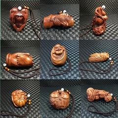 ラオスの黄花梨の木の彫刻のハンドルの木の工芸品の小さい置物の実木の彫刻は贈り物の小さい部品を遊びます。