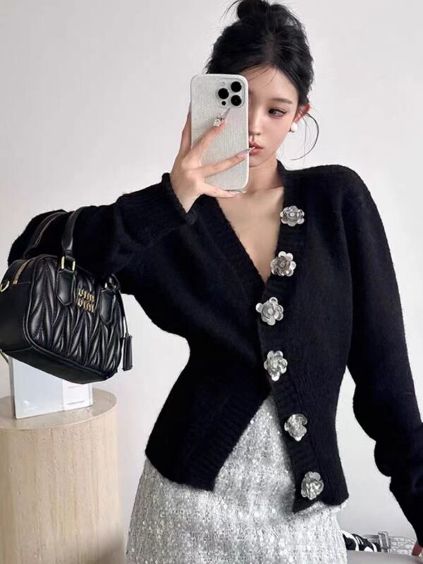 Autumn New Style Waist Slimming Rose Decorative Button Exquisite Sweater Jacket Petite Fashion Design Black