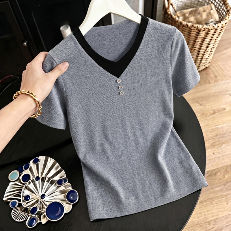 Fake Two-Piece Short-Sleeved T-Shirt for Women, Summer 2026 New Style, Fashionable and Age-Reducing Casual Gray V-Neck Top for Middle-Aged Moms