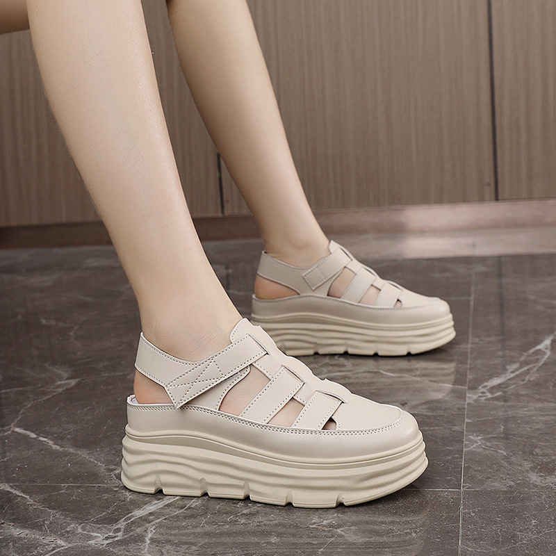 W3691 Sandały z zakrytymi palcami dla kobiet Lato 2025 Nowe modne buty na platformie z grubą podeszwą w stylu rzymskim z wydrążoną klatką dla świń_voghion.com