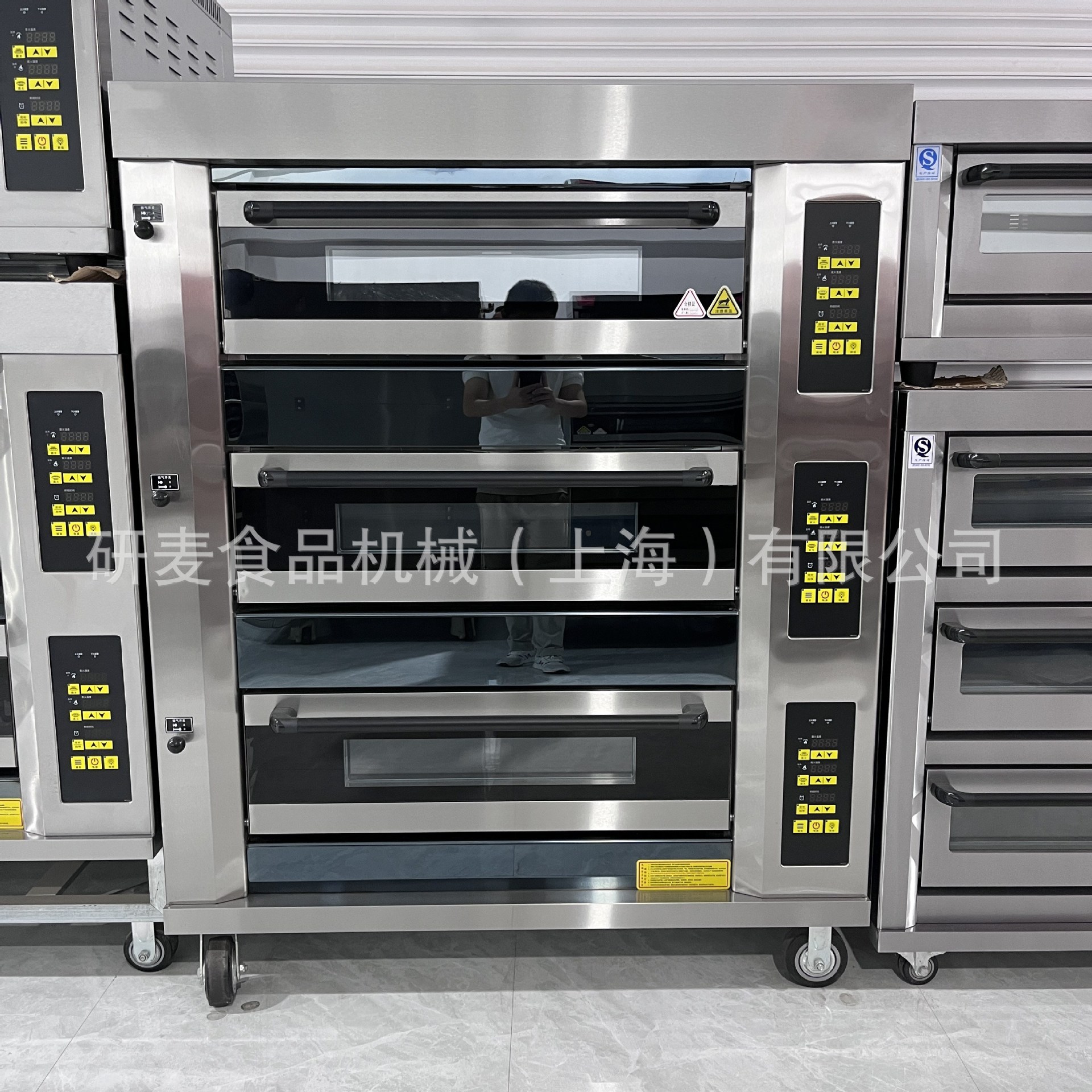 Horno de gas Horno de gas comercial de dos pisos y cuatro bandejas de panadería de gran capacidad Horno de gas grande de tres pisos y nueve bandejas