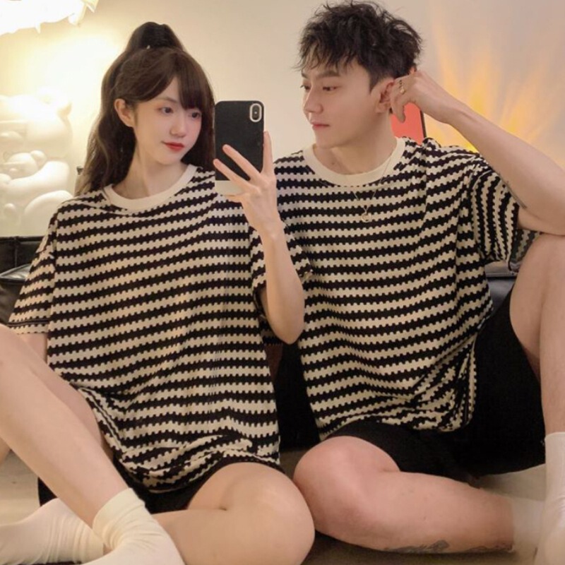 Curved Simple Korean Style Couple Pajamas Summer Round Neck Striped Men's and Women's Short Sleeve Shorts plus size Home Clothes suit Curved Simple Korean Style Couple Pajamas Summer Round Neck Striped Men's and Women's Short Sleeve Shorts plus size Home Clothes suit