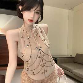 奶茶色可订亮片设计感挂脖无袖上衣女2026夏季新款纯欲风吊带背心