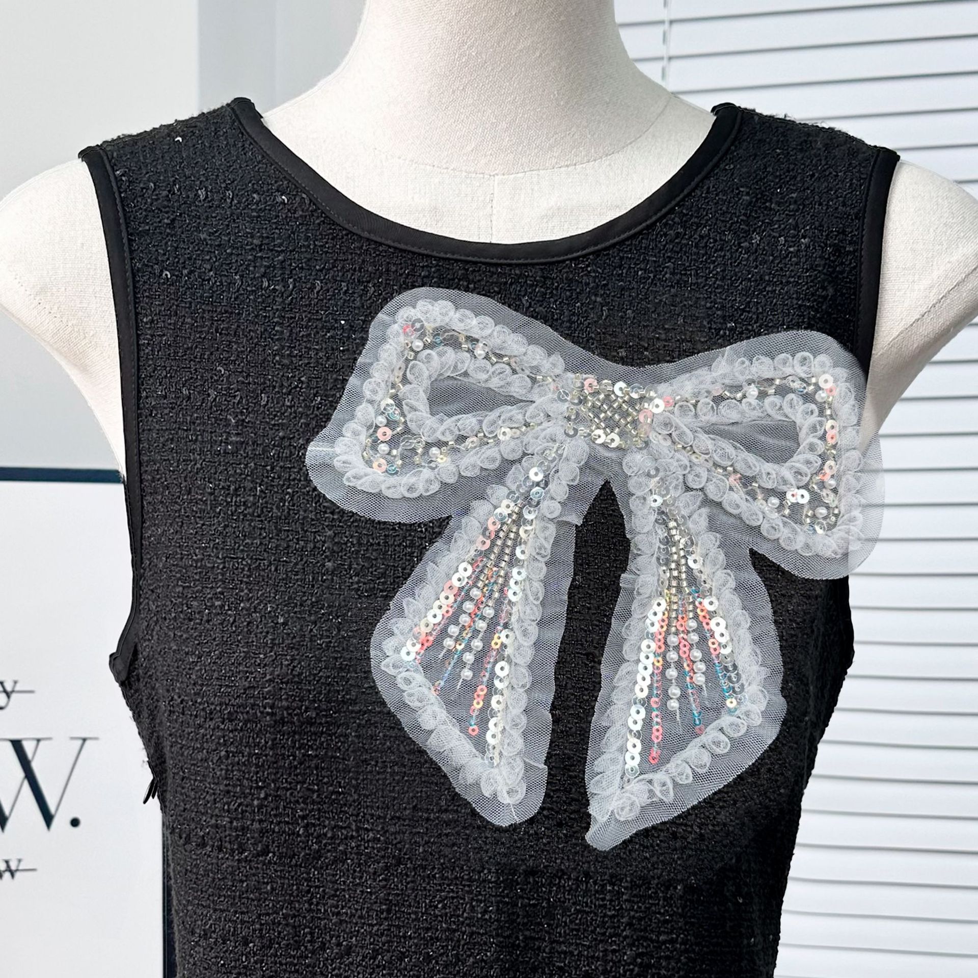 Perlas de alta calidad de color de moda de ropa de mujer accesorios de ropa infantil joyas de tela nueva computadora bordado de perlas al por mayor