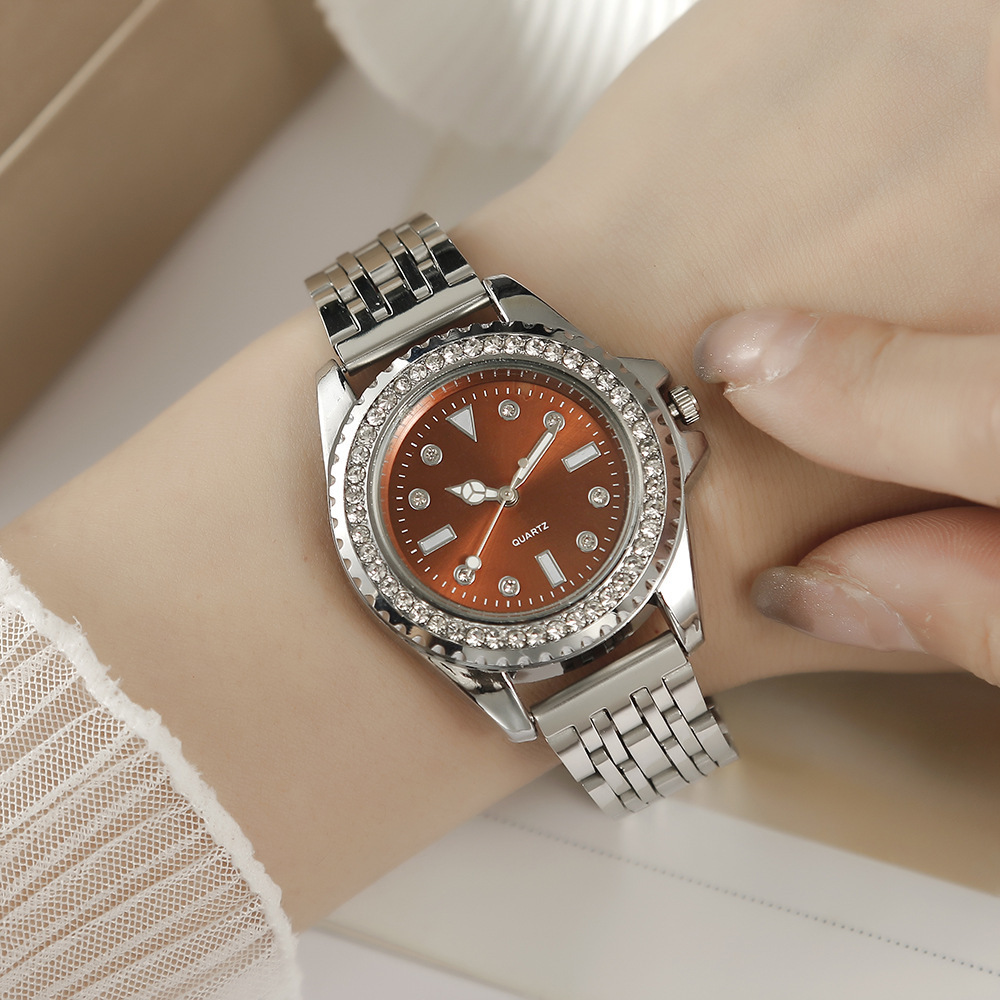 Nouvelle montre pour femme à la mode avec bracelet en acier léger et diamanté, simple et élégante, remplie de diamants_voghion.com