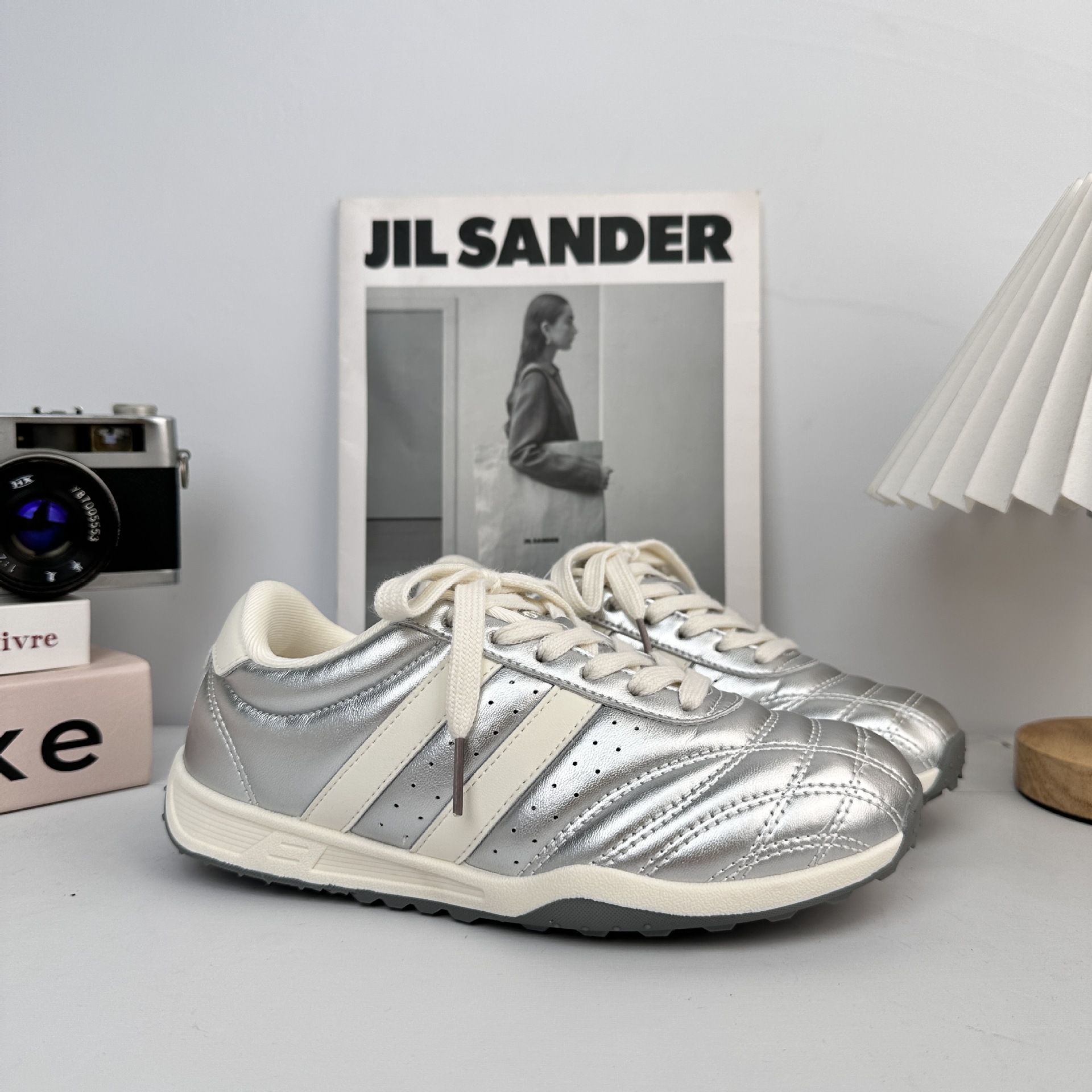 Yuanbo zapatos deportivos casuales para niños 2025 nuevos zapatos de mujer de otoño con suela gruesa zapatos blancos pequeños zapatos de skate retro