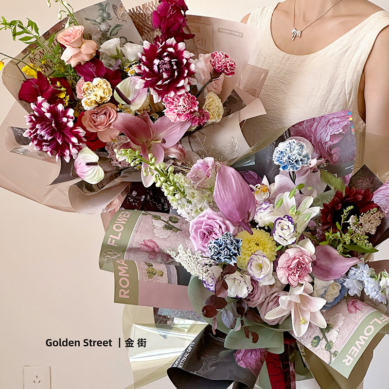 Materiales de embalaje floral para floristería, papel kraft para empaquetar rosas, papel de regalo para ramos con ambiente romántico y popular.