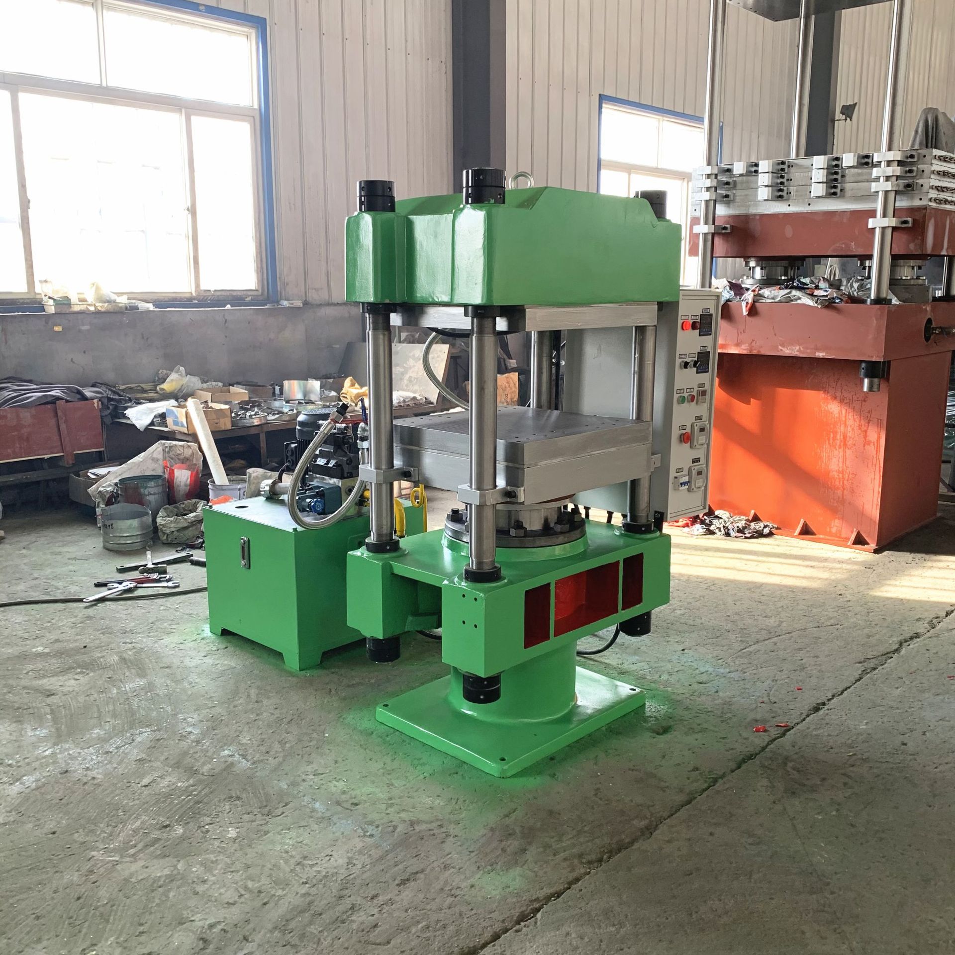 100T600x600x1油加热自动控制硫化机