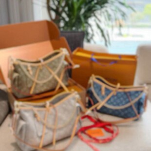 �羳�m��Carryall East West��đ���ռ{�����o������а�