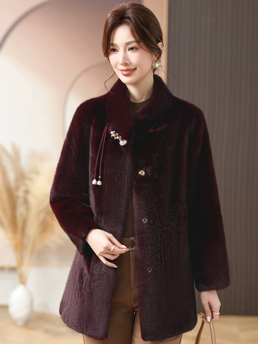 Velvet down jacket for mother, for middle age, western style