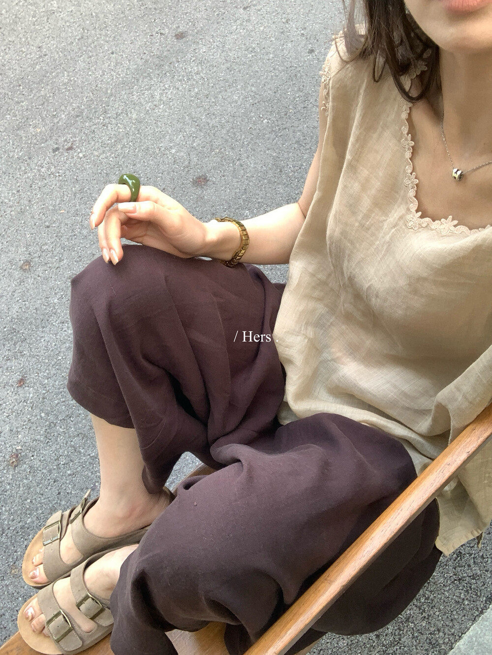 Áo hai dây nữ cổ V phối ren móc họa tiết, chất liệu linen mát mẻ, phong cách Hàn Quốc — màu hồng, màu vàng, màu mơ, màu kaki chi tiết 23