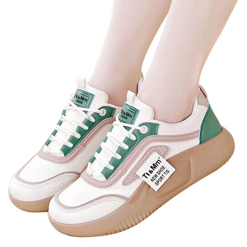 Zapatos blancos para mujer nuevo estilo primavera suela gruesa superficie de cuero ins zapatos de moda comercio exterior al por mayor zapatos casuales de moda ligeros y transpirables