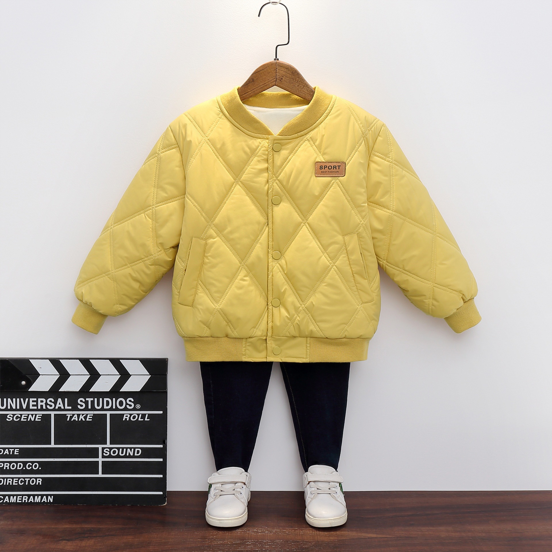 Chaqueta de algodón para niños 2024 Otoño e Invierno Nuevo estilo coreano chaqueta de bebé para niños uniforme de béisbol estilo coreano ropa de algodón engrosada moda