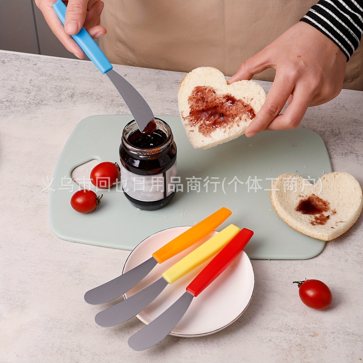 Set of 4, in-stock baking tools, heat-resistant silicone baking utensils, all-in-one small spatula for cakes, cream, and fruit
