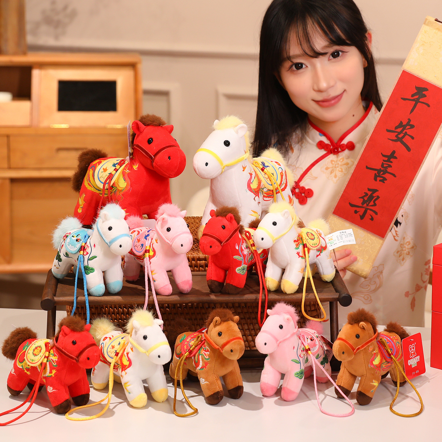 新款2026马年吉祥物挂件龙飞凤舞小马包包挂饰钥匙扣吉祥物礼品批