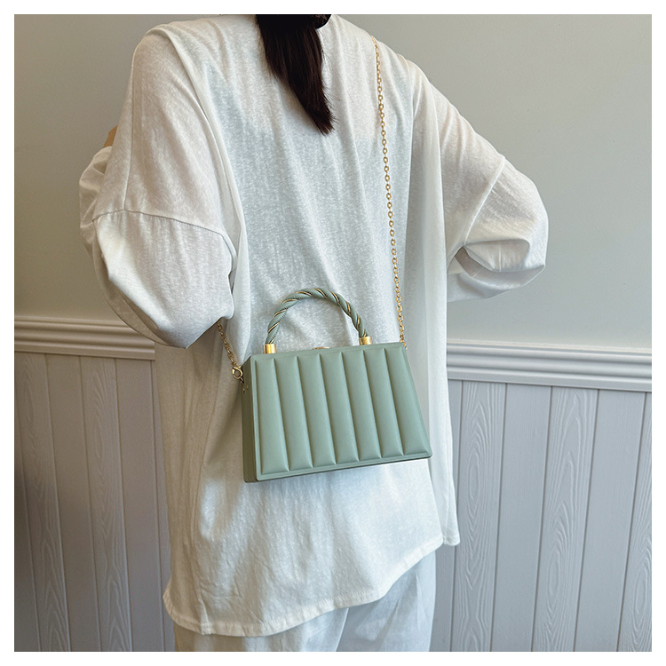 438g Weight Synthetic Leather Lining Material Sewing Thread Fashion Element Lock clasp Closure Type Single Shoulder Strap Strap Type Shoulder Bag Bags Type Holiday, Travel, Shopping Occasion PU Material Solid Color Pattern All Seasons Season Women's Gender Elegant, Streetwear Style Square Shape Medium Size Women's Medium PU Solid Color Elegant Streetwear Sewing Thread Square Lock Clasp Shoulder Bag 17