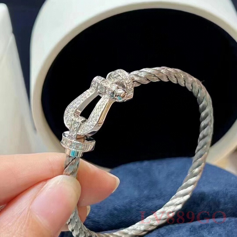 High-End V-Gold Fred Horseshoe Buckle Bracelet Couple's Bracelet Zodiac Year Horseshoe Buckle Bracelet Men's Bracelet High-End V-Gold Fred Horseshoe Buckle Bracelet Couple's Bracelet Zodiac Year Horseshoe Buckle Bracelet Men's Bracelet