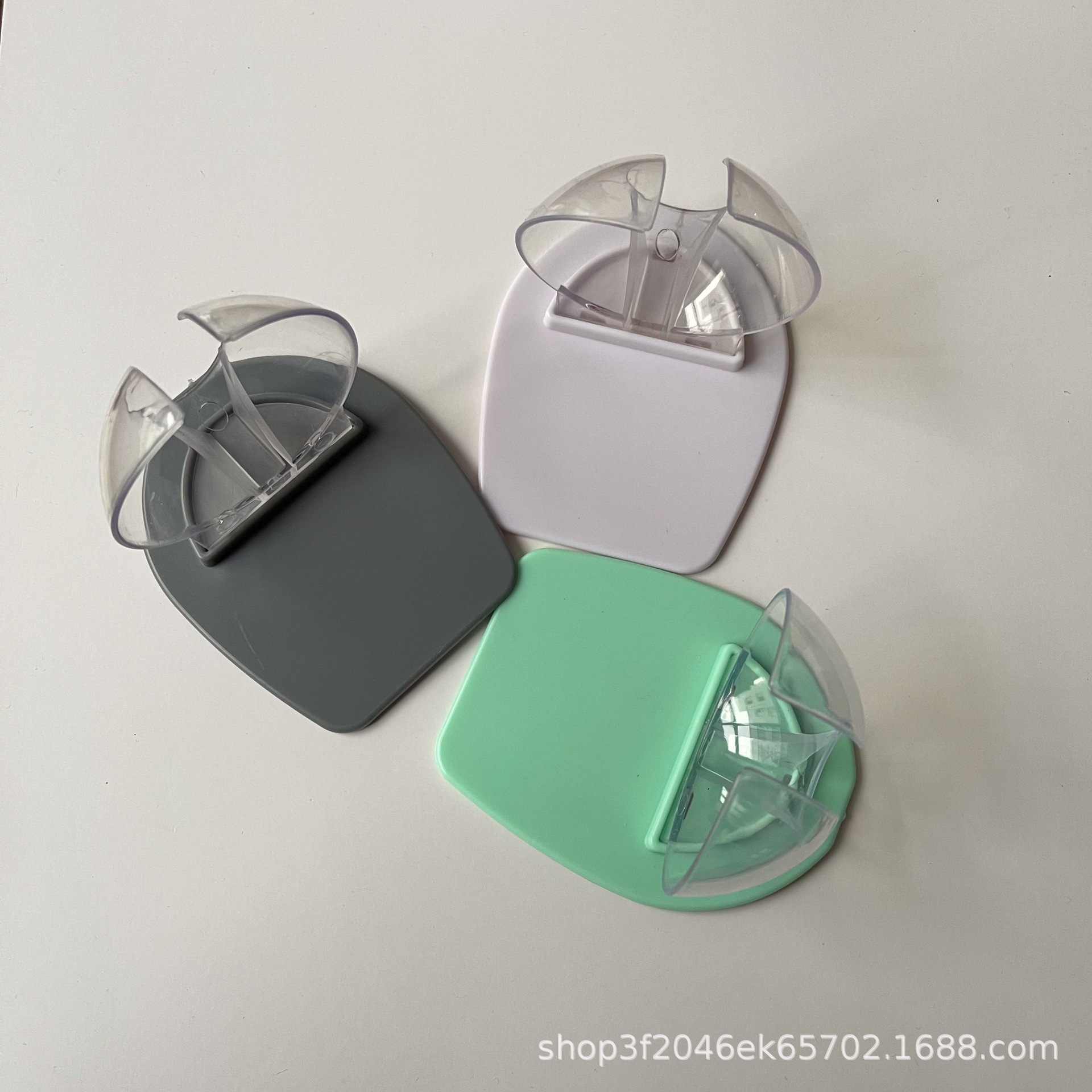 Soporte copa vino para espejo baño, diseño baño y vidrio, funcional y decorativo.