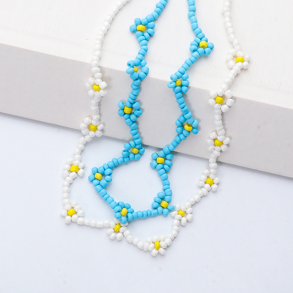 Simple Daisy Small Flower Miyuki Beads Necklace display picture 7