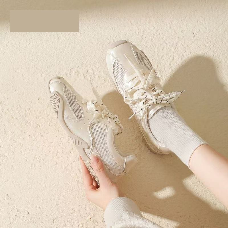 Zapatos de entrenamiento transpirables de malla explosiva para mujeres 2026 verano nuevos zapatos casuales de suela blanda, zapatos deportivos de altura ligera