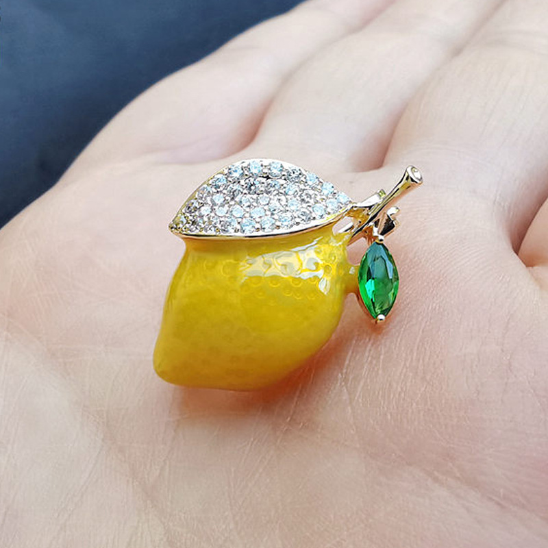 Korean elegant cute yellow brooch