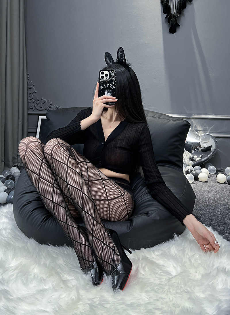 Tear-Free Fishnet Pantyhose with Hollow Cross Stripes, Black One Size — detail image 8