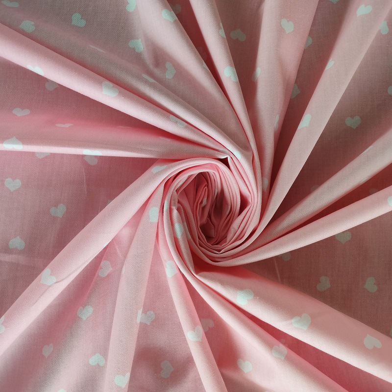 跨境热卖纯棉斜纹布料 全棉粉色底爱心 床上用品 帽子 睡衣面料