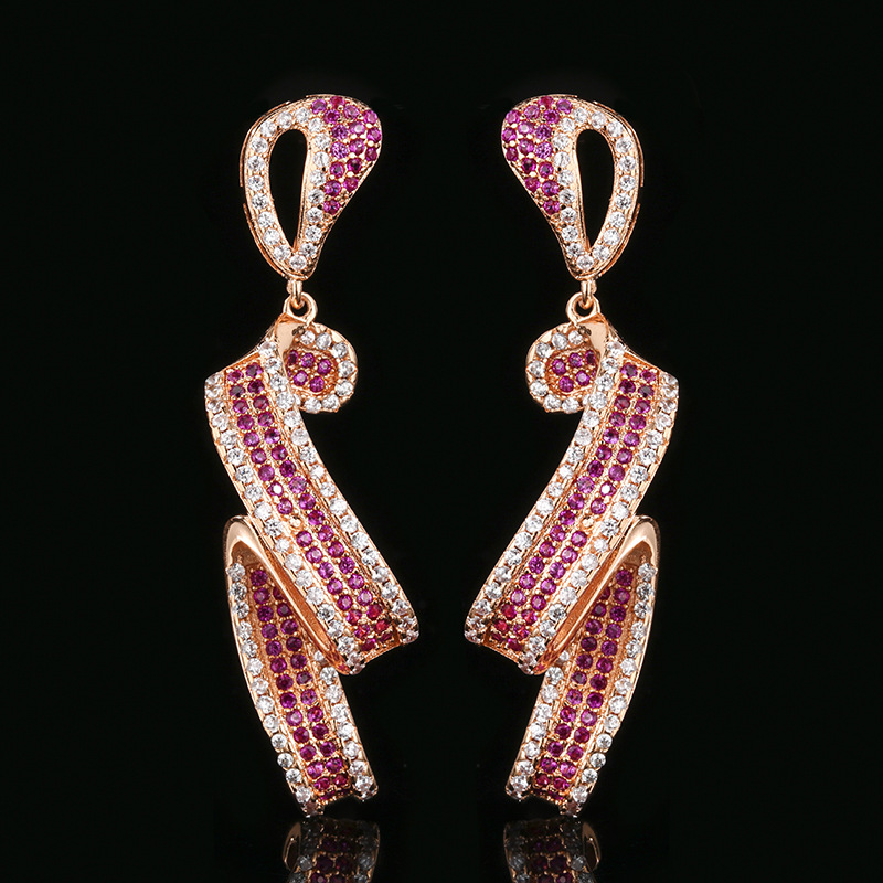 2025 nuevo estilo Zhuangsheng joyería fondo de cobre chapado en oro simulación corindón rojo diseño conjunto de oro rosa al por mayor