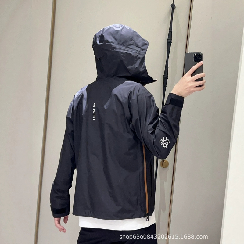 High-Quality Loe@We Collaboration Capsule Series Windproof and Waterproof Technical Fabric Outdoor Jacket for Men and Women High-Quality Loe@We Collaboration Capsule Series Windproof and Waterproof Technical Fabric Outdoor Jacket for Men and Women