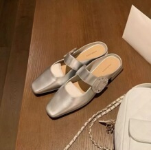 ��Ƥ��~���ы�ͬ�ʽ������ЬŮ���^ˮ�һ�֎��ָ����^����Ь