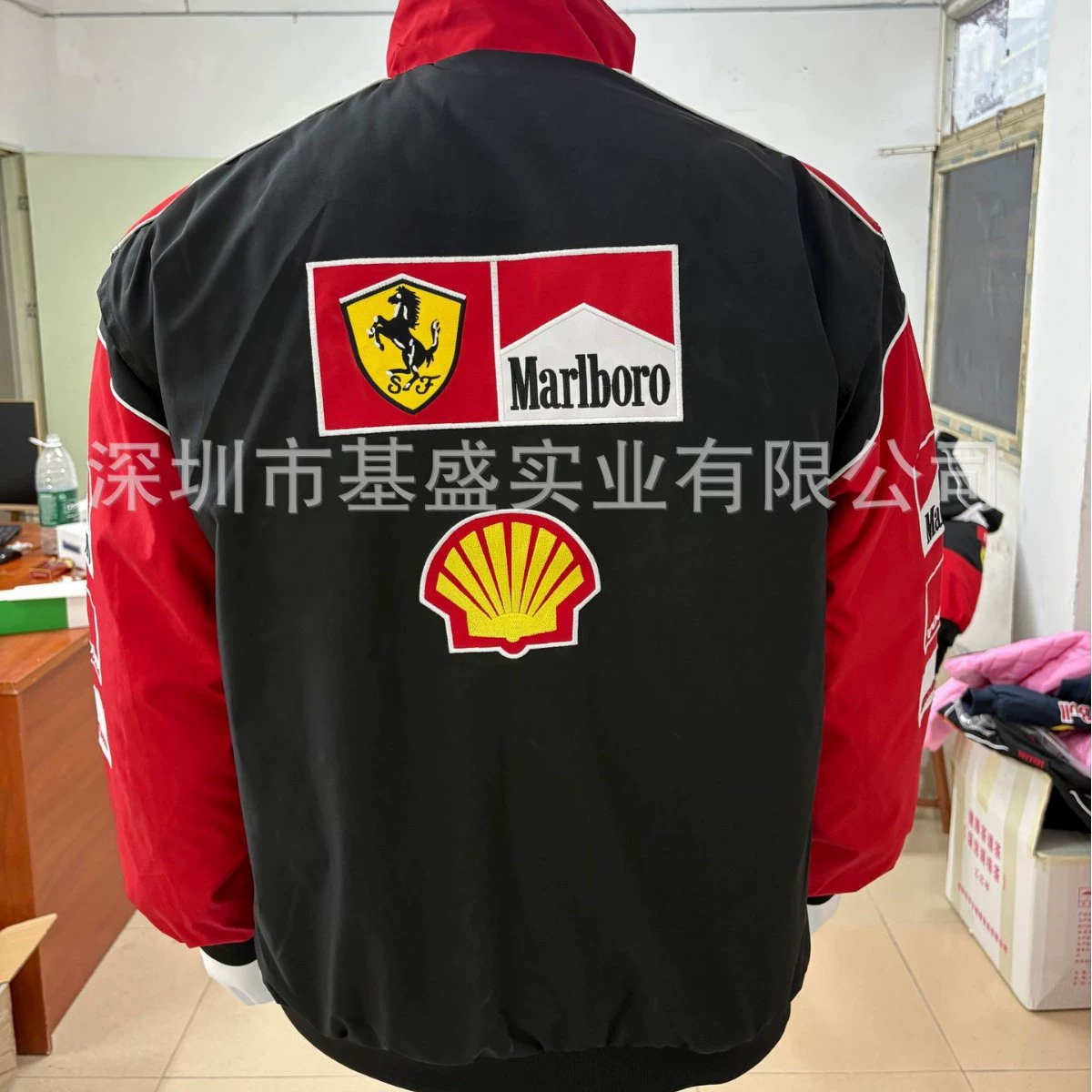 Ferrari, гоночная машина, трикотажная футболка, куртка с наполнителем, вышивка, на заказ