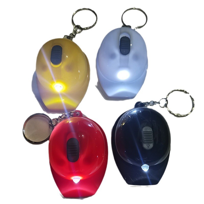 Ventas calientes de sombrero de plástico metal abertura de botellas con lámpara llavero colgante artesanía promocional pequeño regalo puede imprimir logotipo