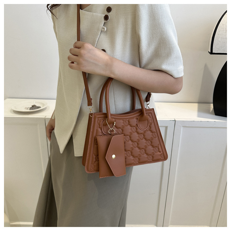 Women's Medium Pu Leather Solid Color Classic Style Zipper Bag Sets Crossbody Bag display picture 23