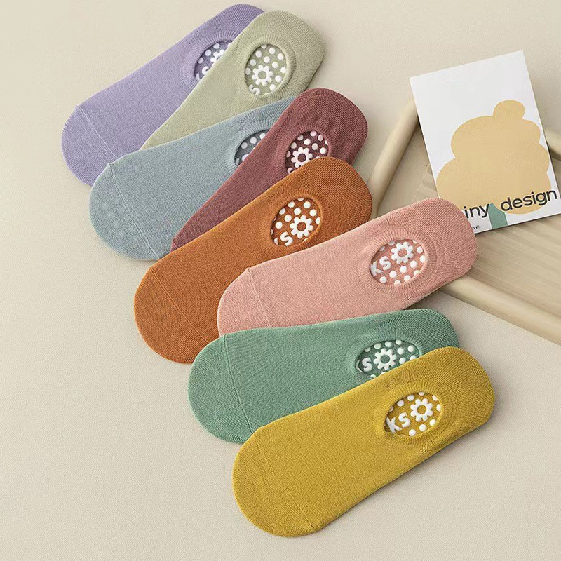 Cross-Border Yoga Socks for Women, Professional Sports and Fitness Non-Slip Socks That Don'T Slip Off the Heel, Suitable for Indoor Dancing and Pilates, with Grip Dots on the Floor Socks