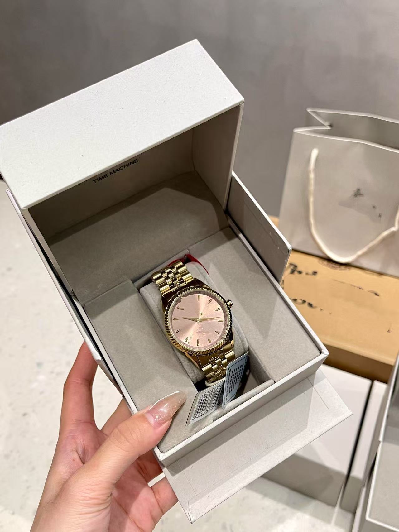 48vva+ counter gift box