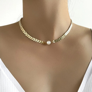 European and American cross-border elegant fashion Fishbone chain New sequin short necklace women's fashion pearl chain clavicle chain
